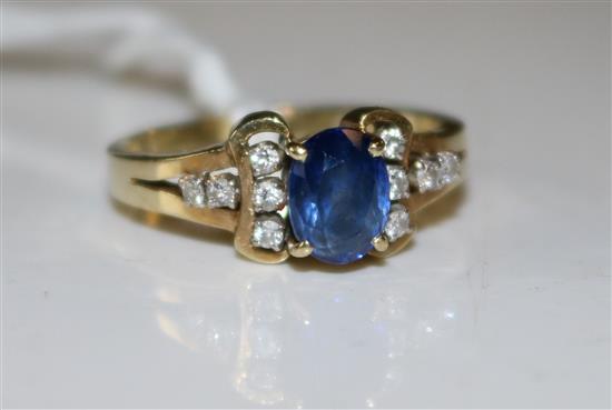 14ct gold, sapphire and diamond cluster ring
